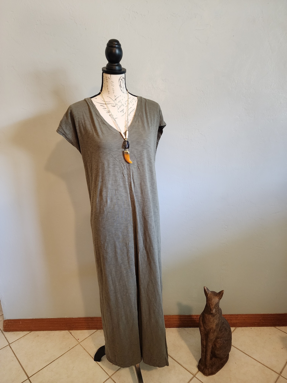 Universal Thread Olive V-Neck Sleeveless Midi Dress
